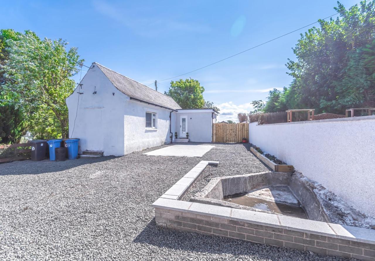Lovely 1-Bed Cottage In Kelty With Hot Tub Exteriér fotografie